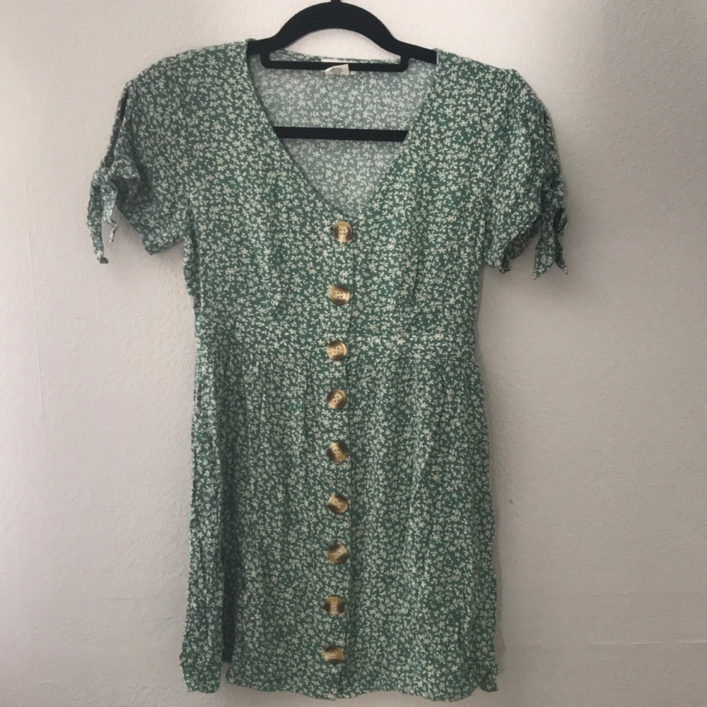 cute green dress with little white&yellow flowers